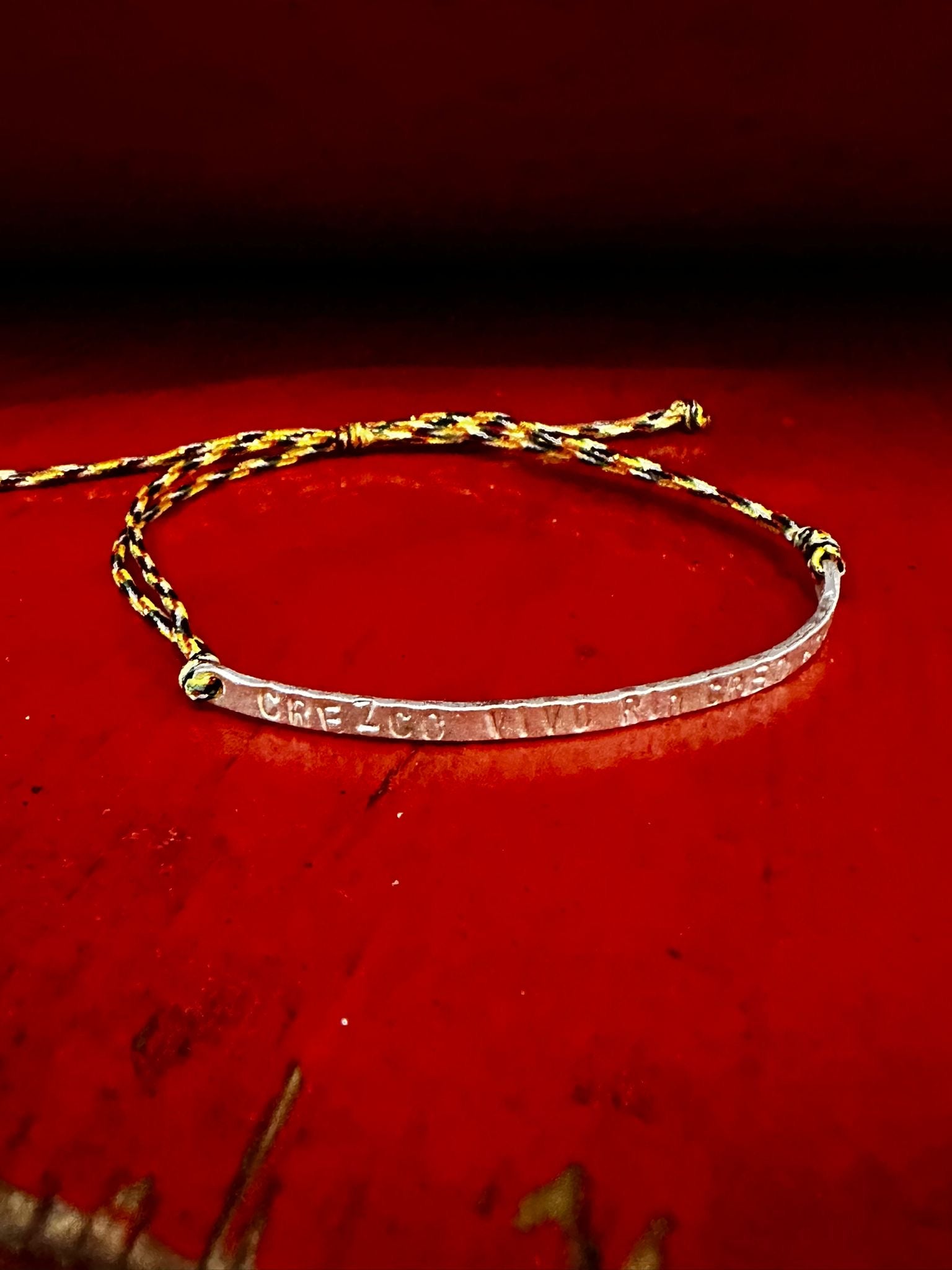 Pulcera Amuleto Linea - Crezco, vivo, río, creo, amor!