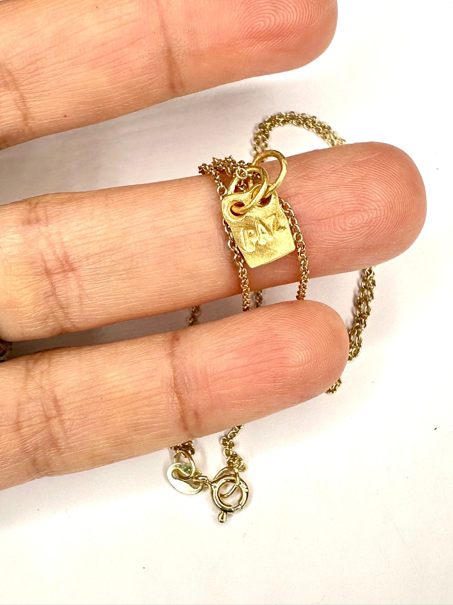 PAZ Baby amuleto gold