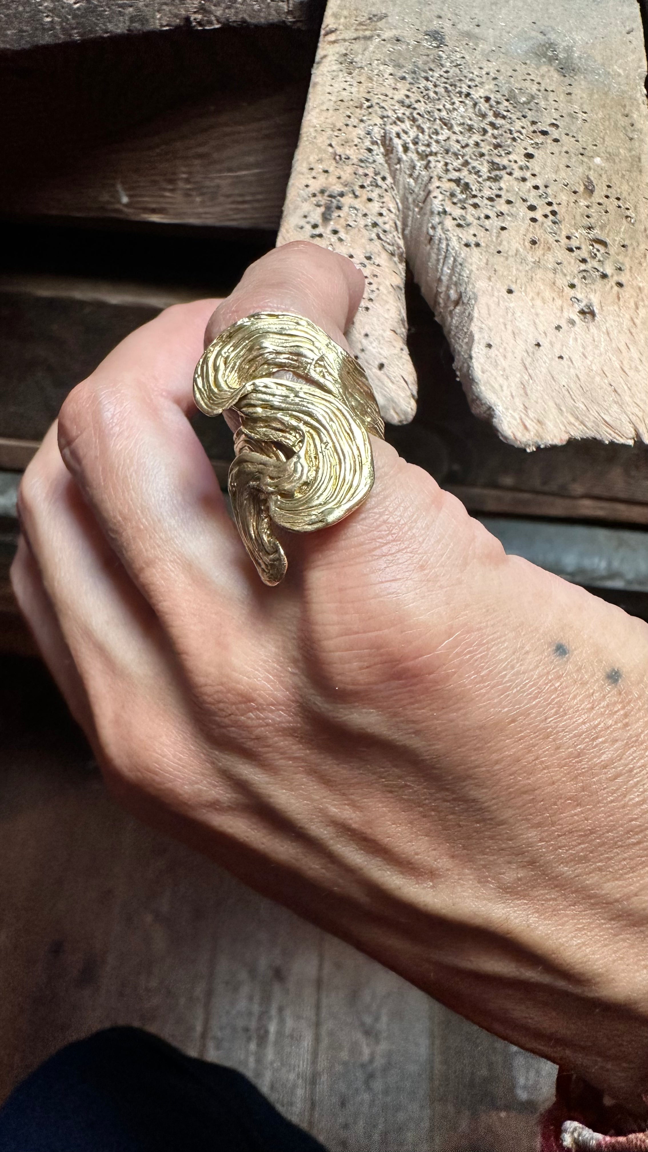 Anillo OLAS DORADAS.