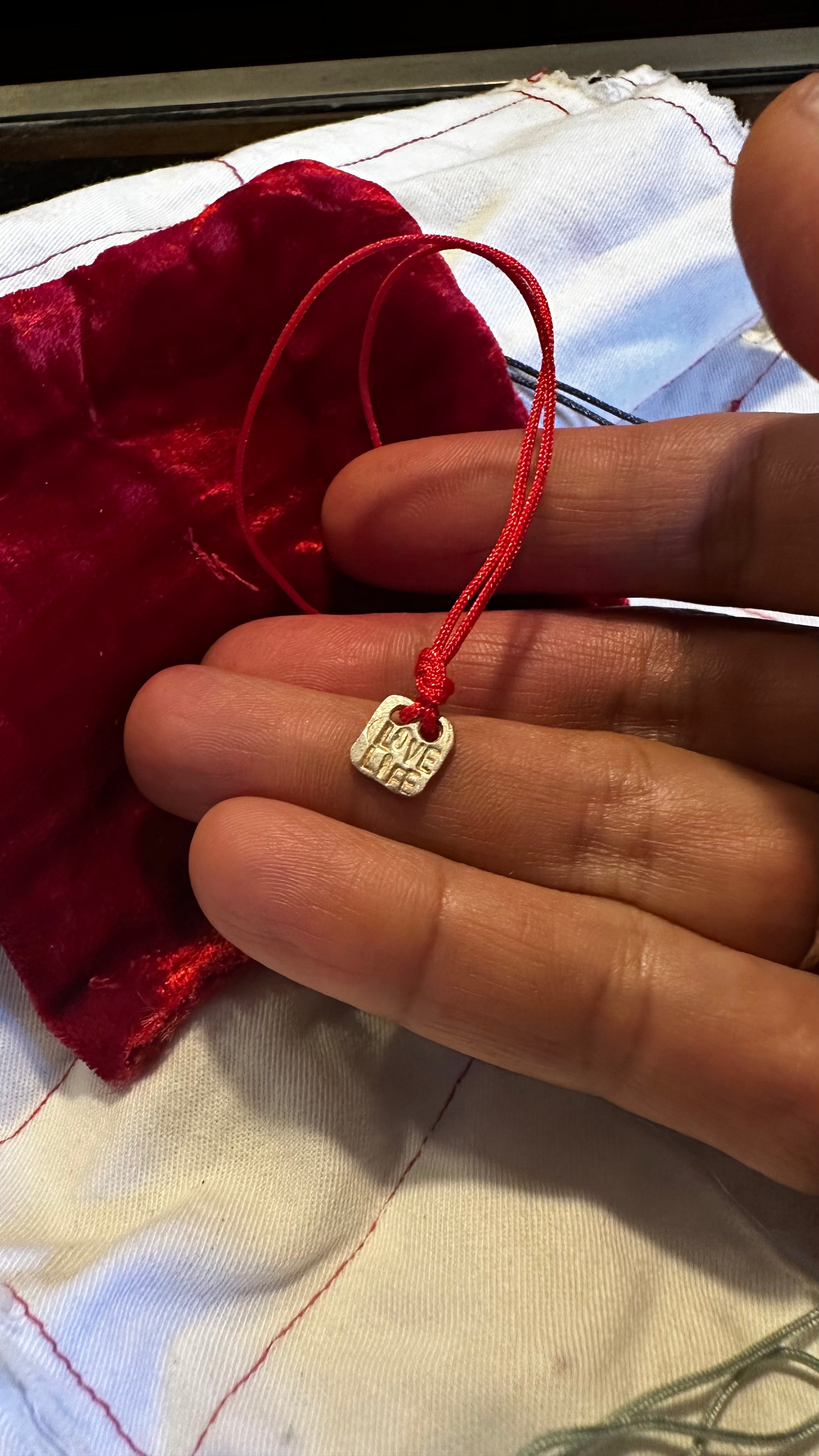 BABY Amuletos, mis amuletos te los puedo hacer con una palabra de máximo 4 letras.