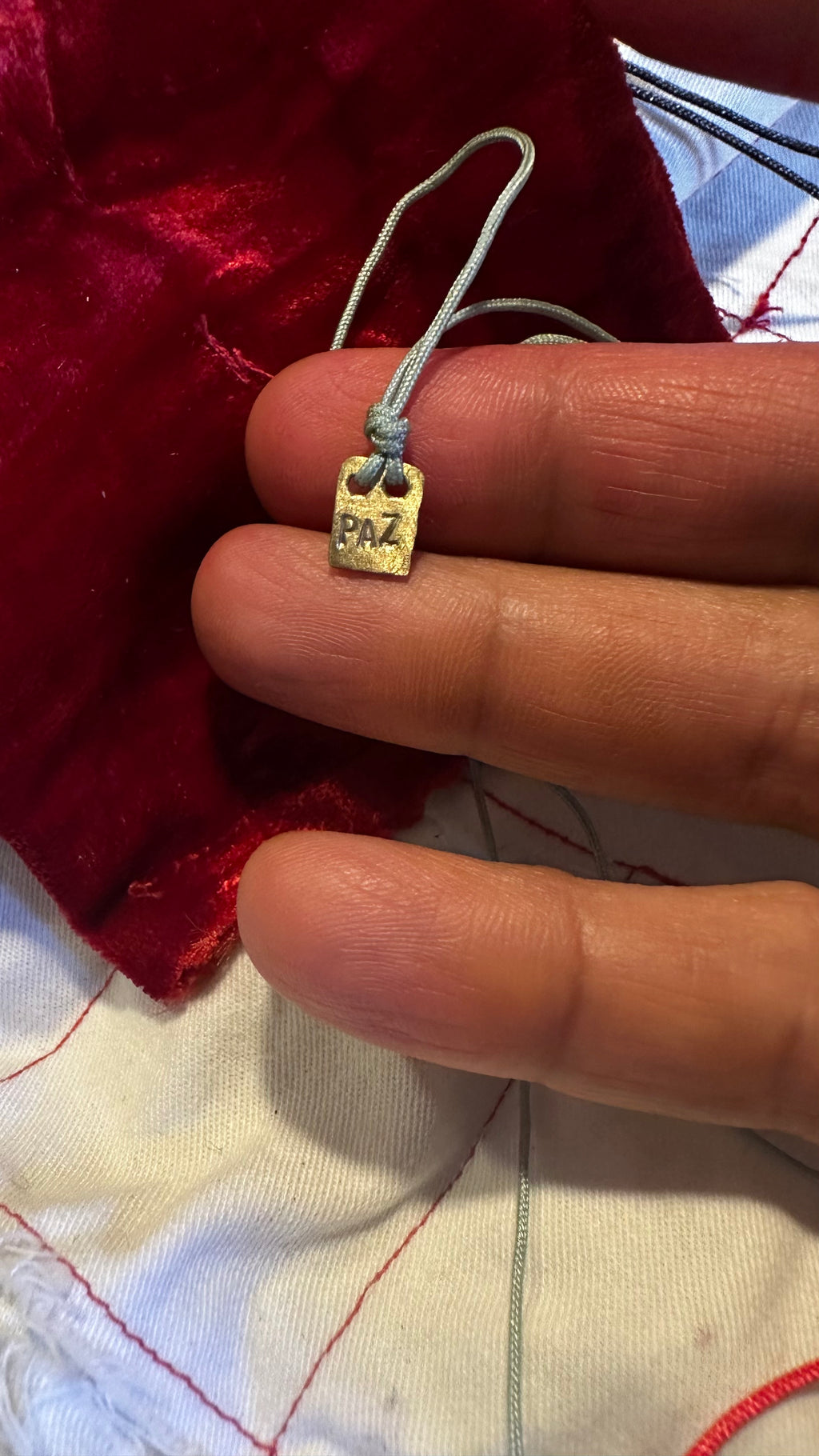 BABY Amuletos, mis amuletos te los puedo hacer con una palabra de máximo 4 letras.
