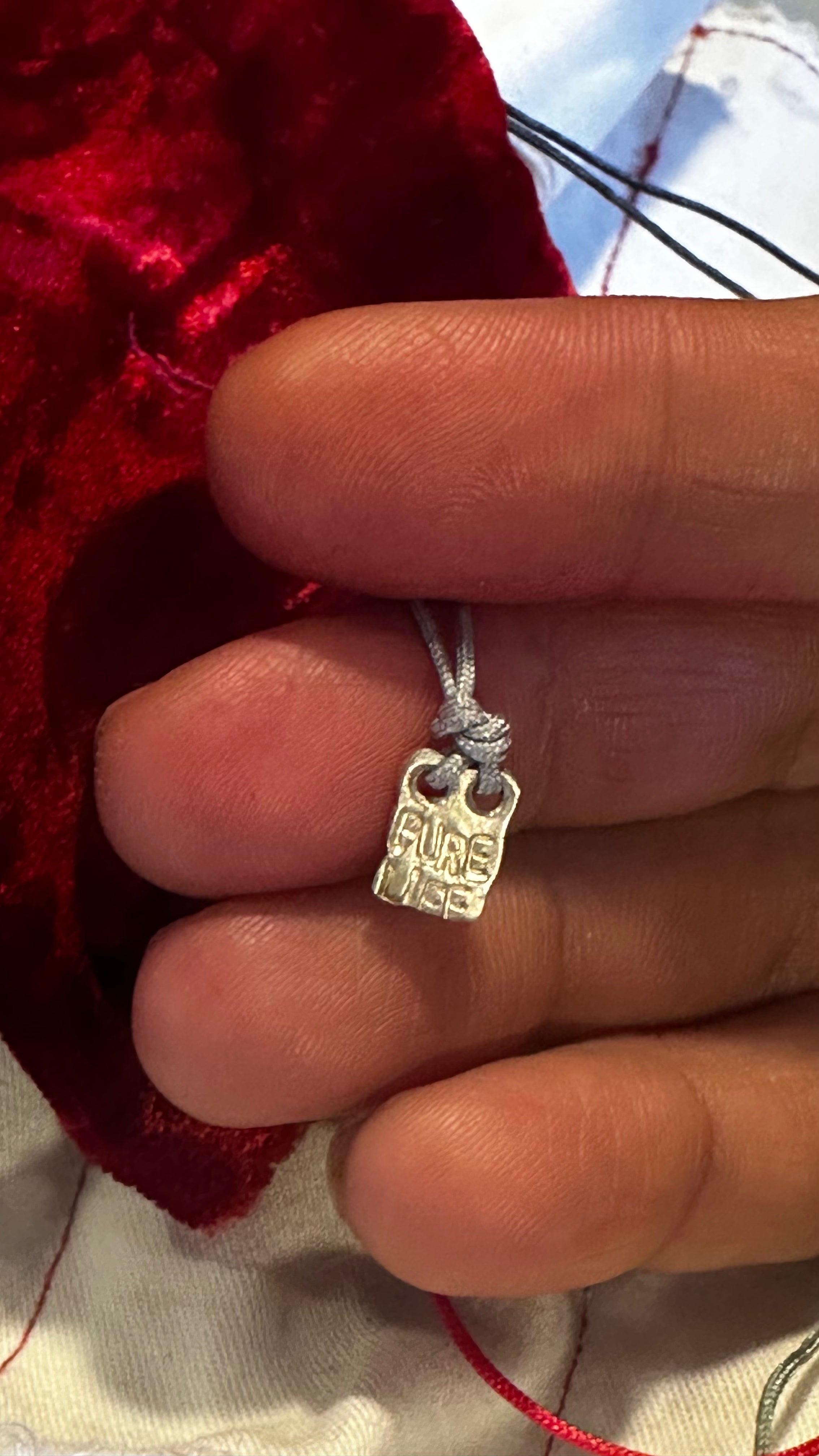 BABY Amuletos, mis amuletos te los puedo hacer con una palabra de máximo 4 letras.
