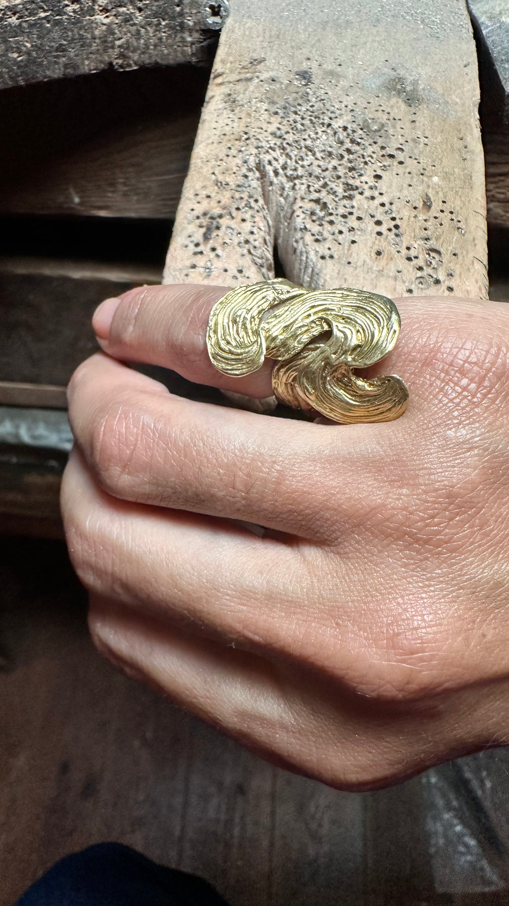 Anillo OLAS DORADAS.