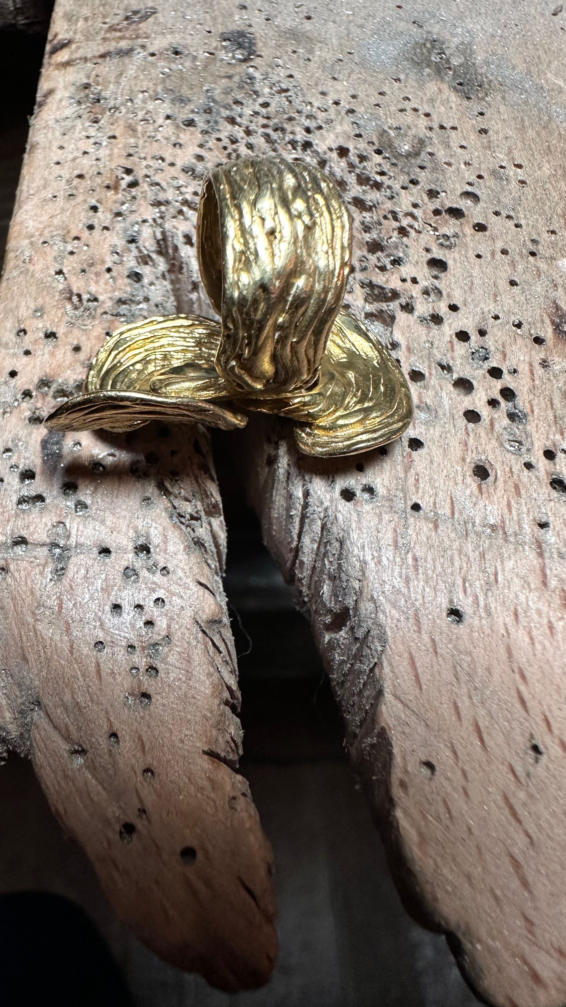 Anillo OLAS DORADAS.