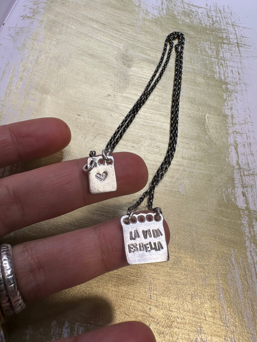 LA VIDA ES BELLA Amuleto