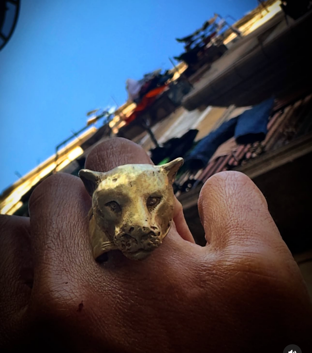 Anillo “TIGRA” dorada