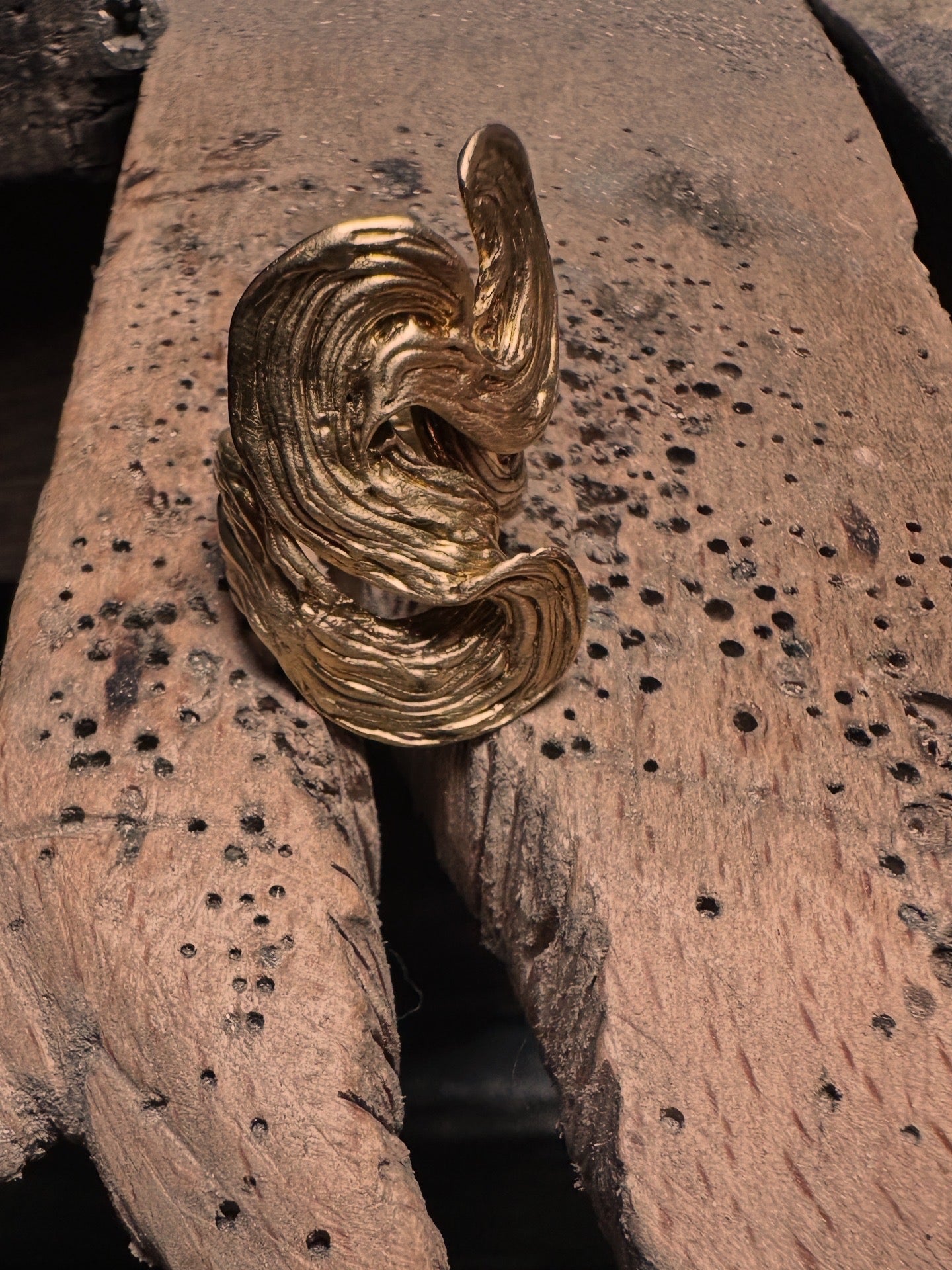 Anillo OLAS DORADAS.