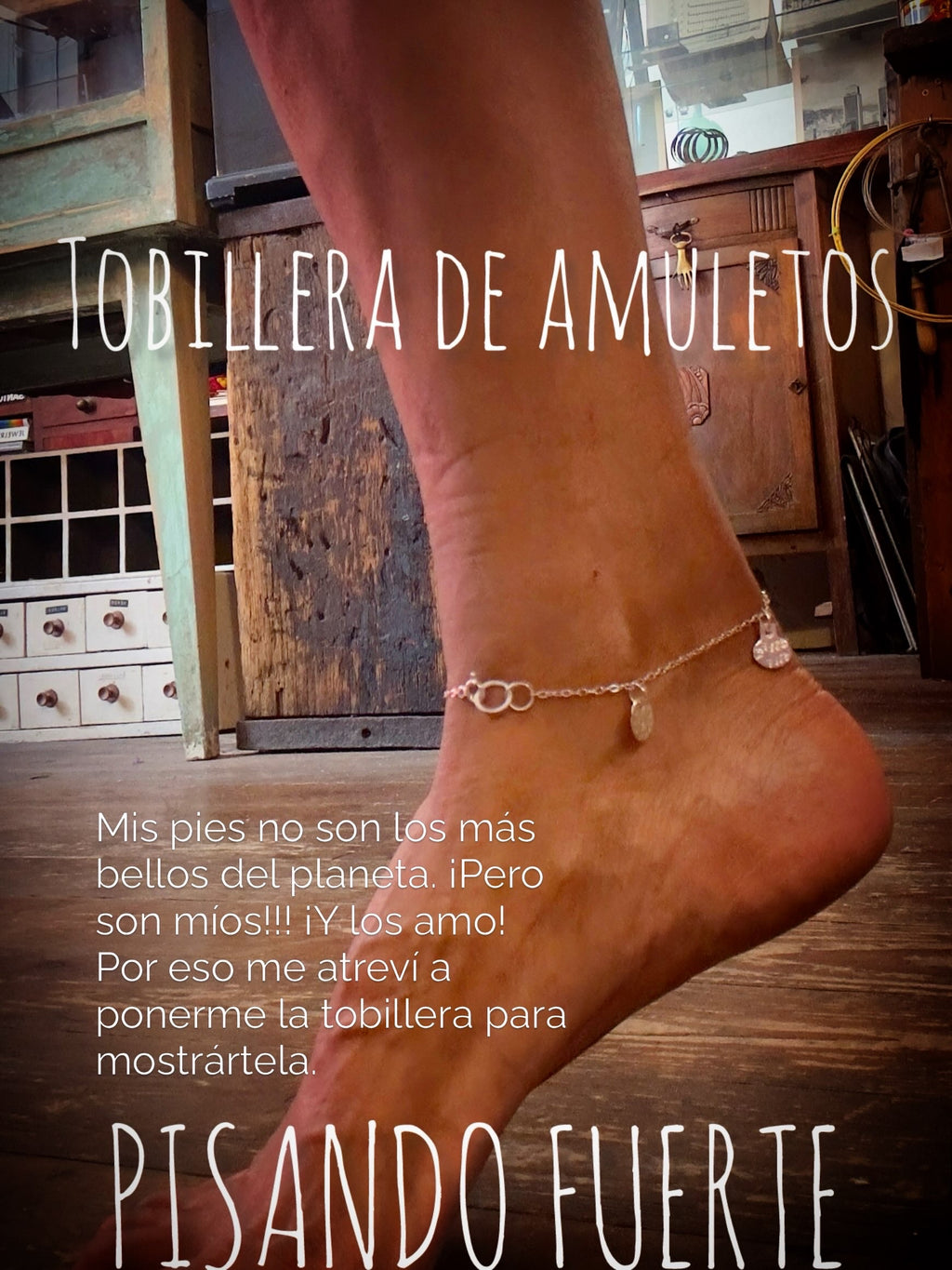 Tobillera de amuletitos.