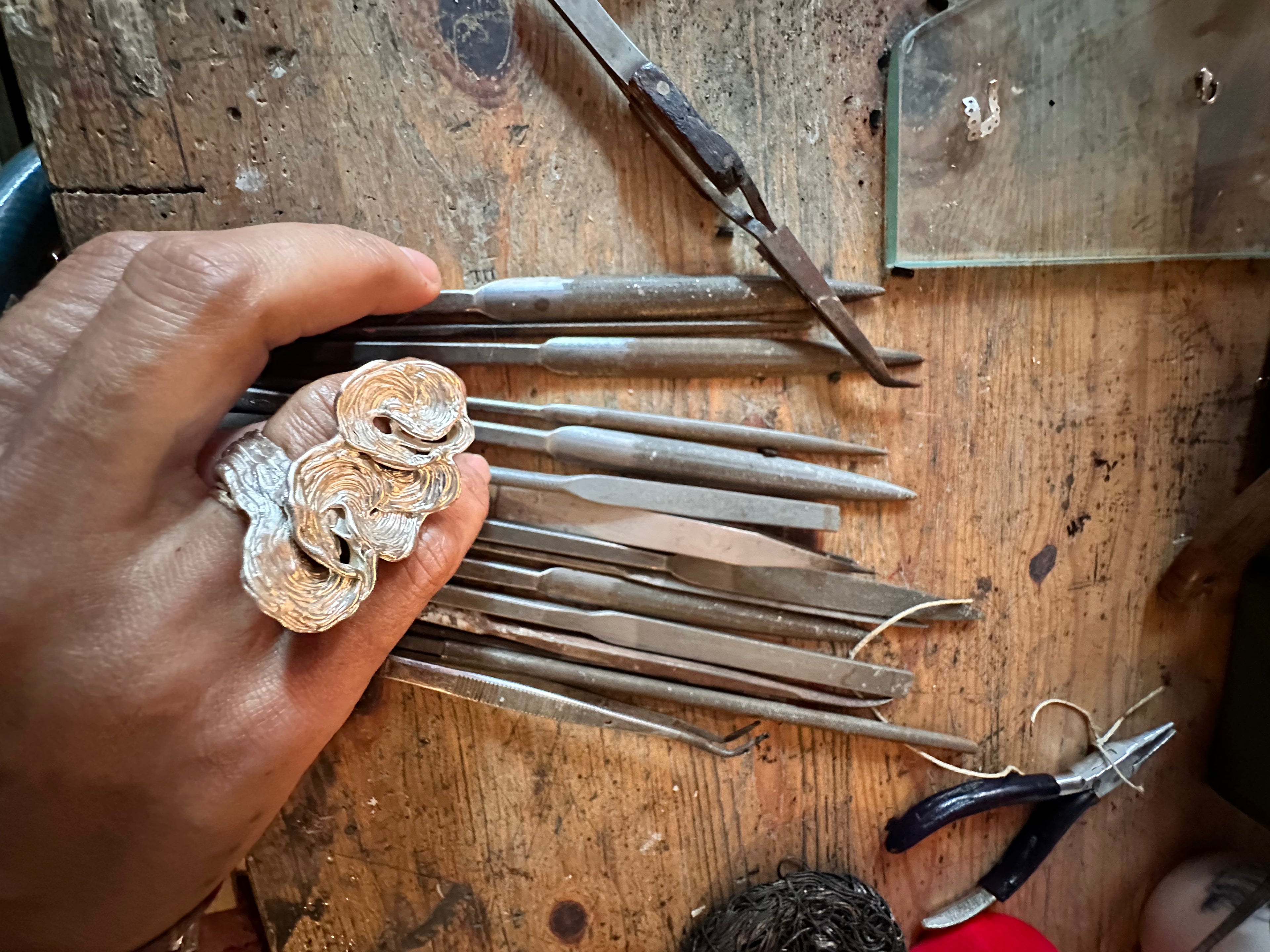 Anillo olas en flor.