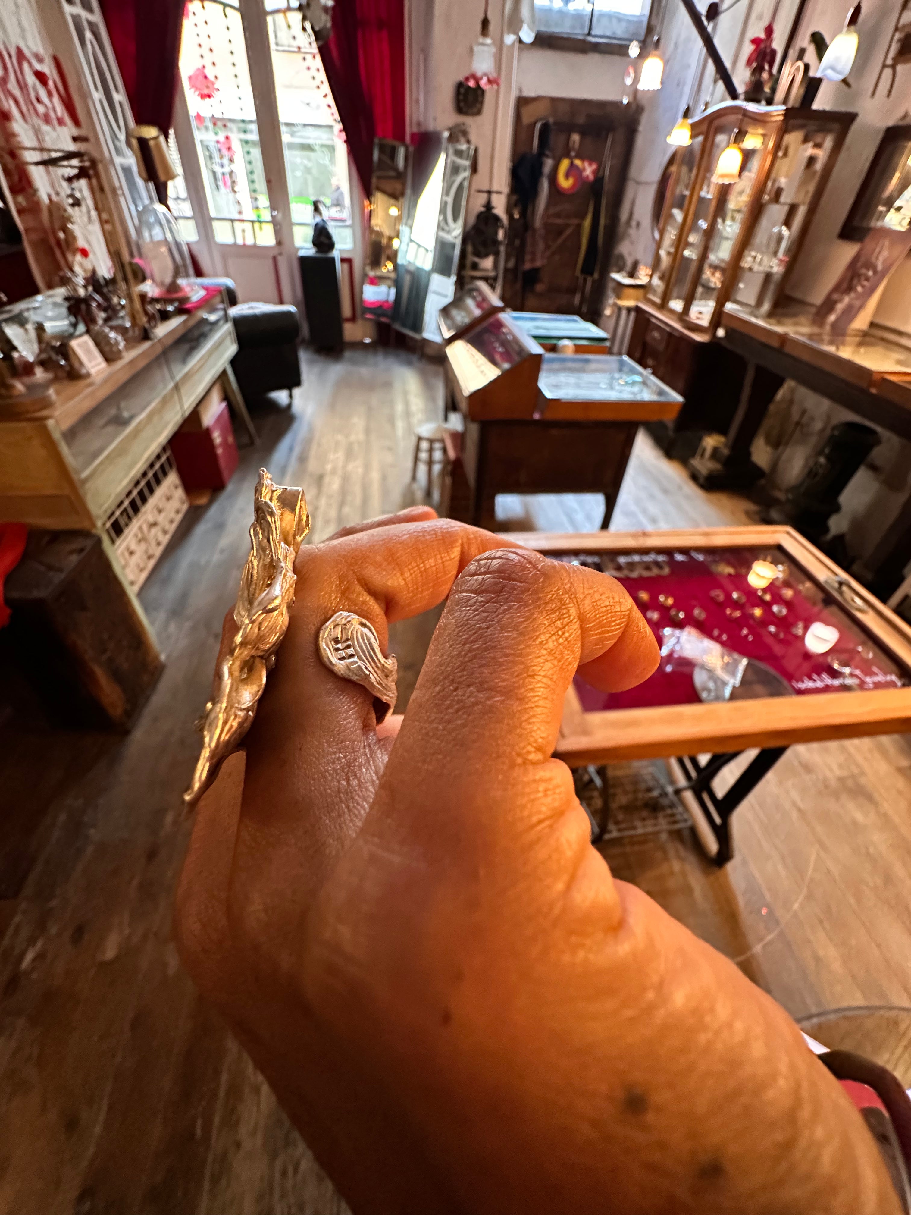 Anillo olas en flor.