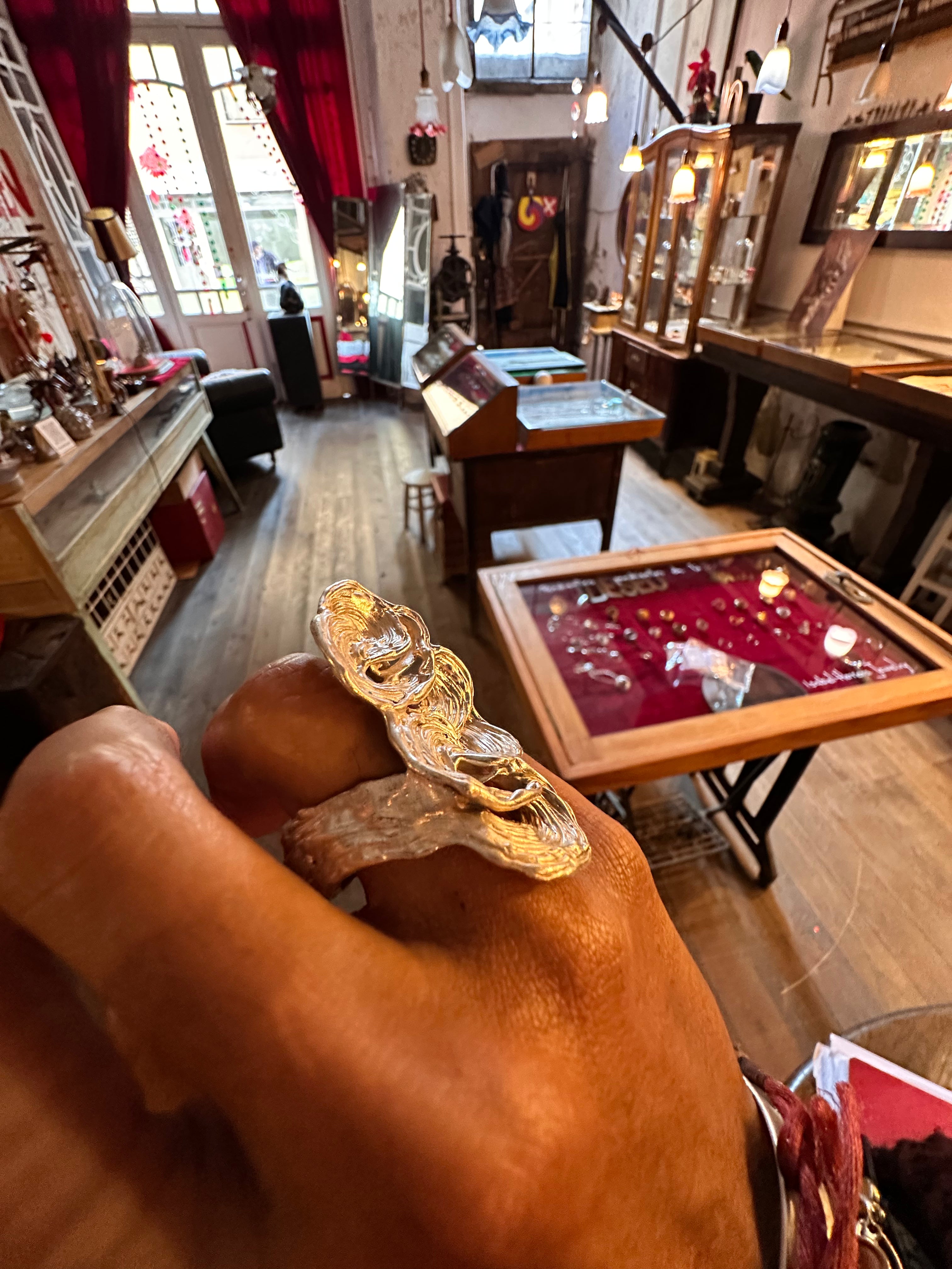 Anillo olas en flor.