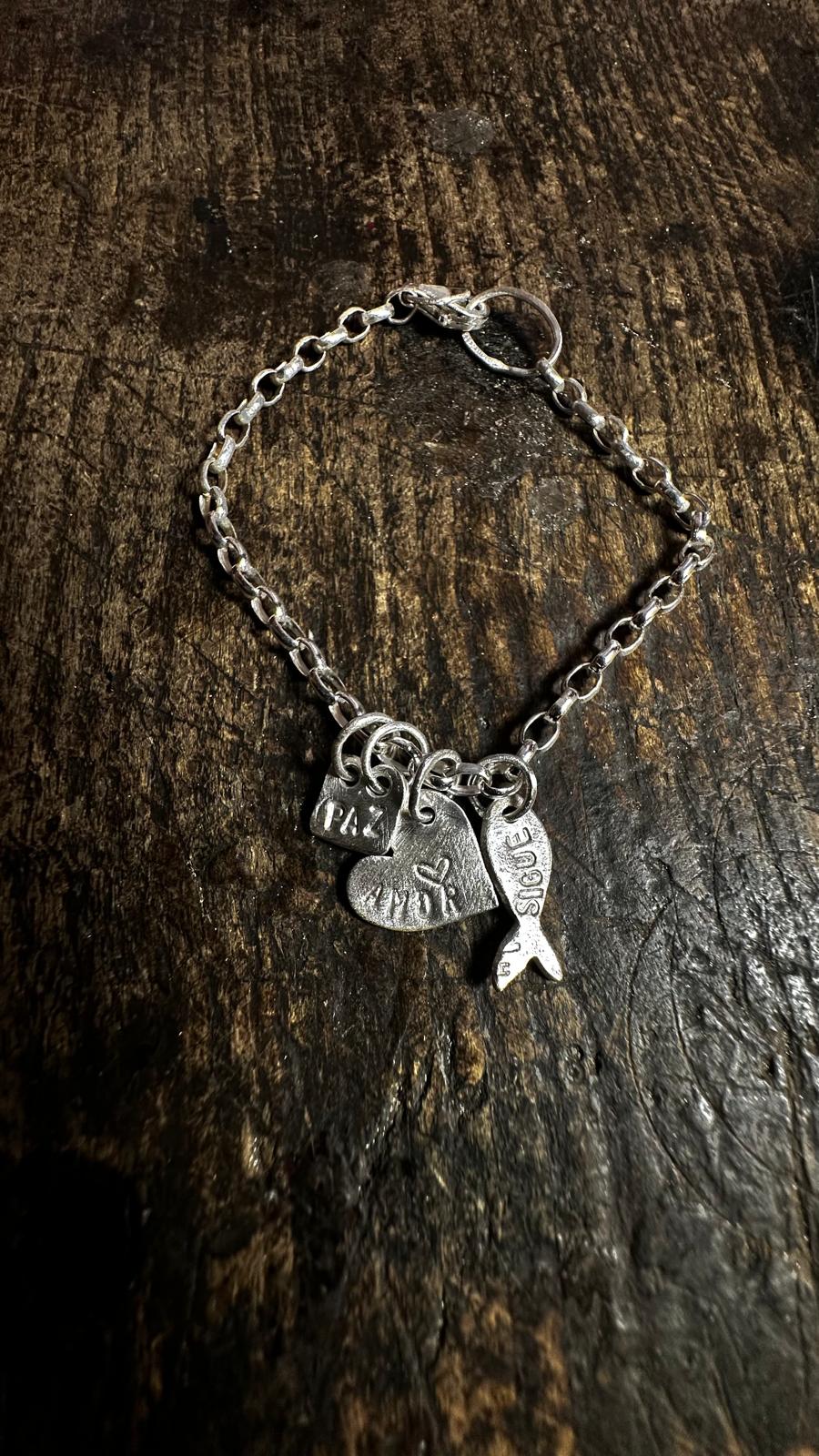 Pulsera Tres Amuletos