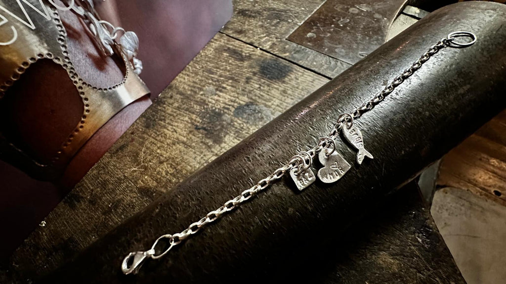Pulsera Tres Amuletos