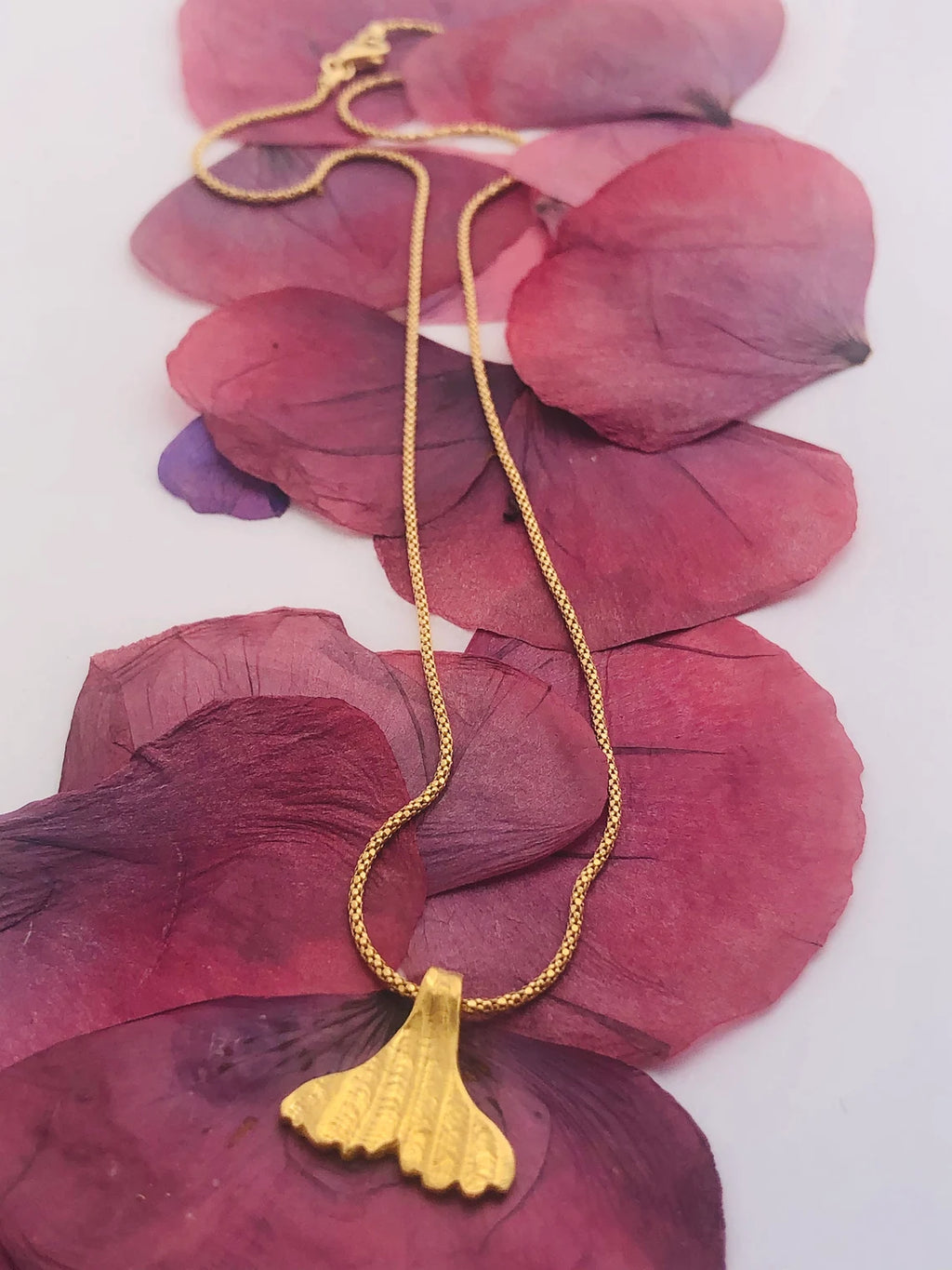 COLA DE SIRENA DORADA