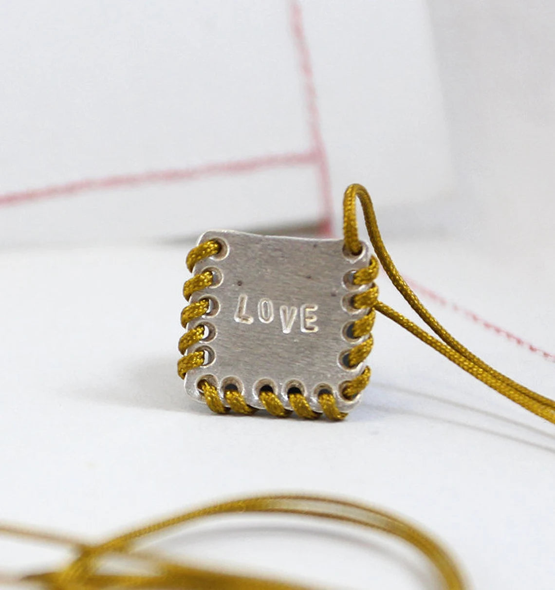 AMOR Amuleto de Plata