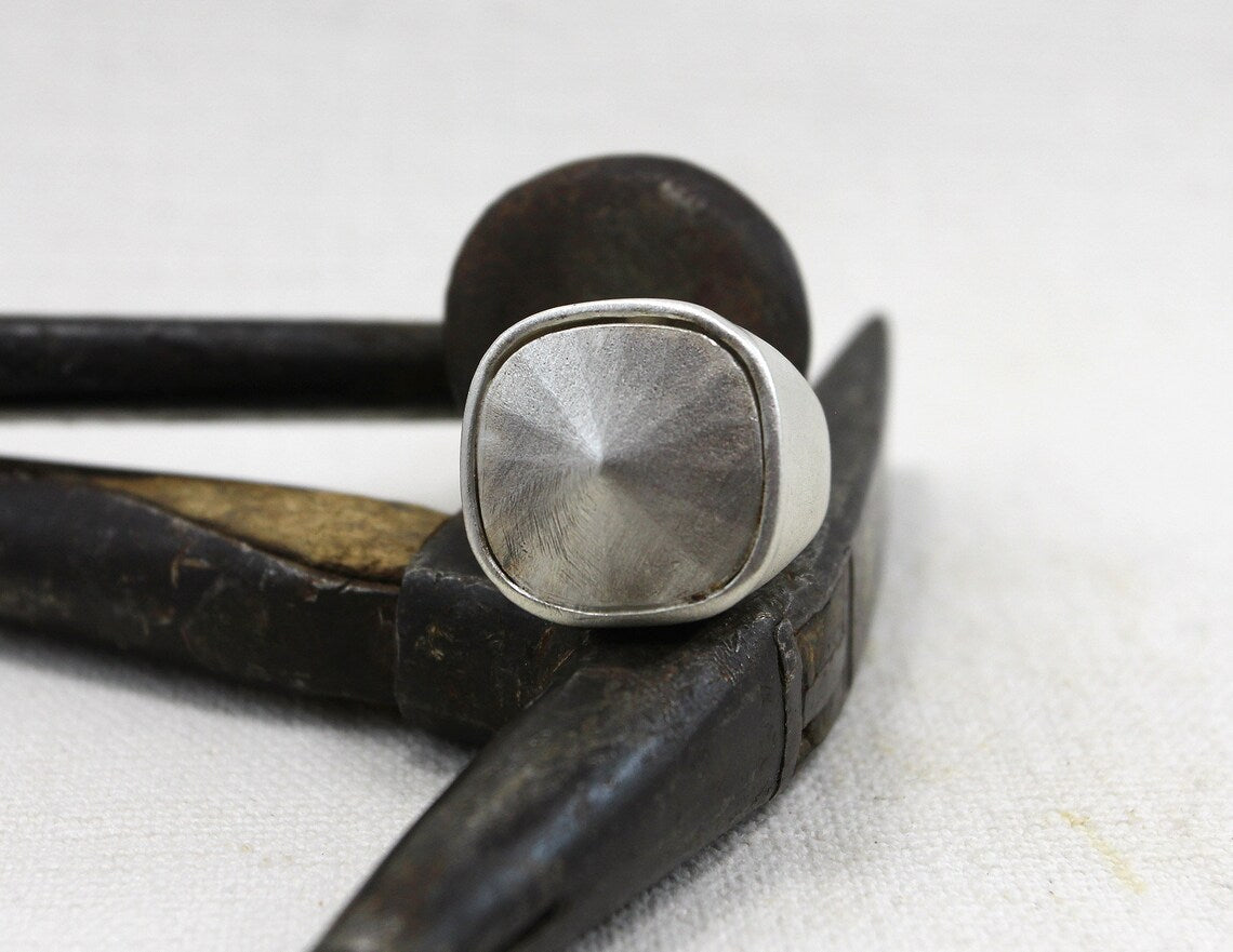 PIRÁMIDE DE PLATA Anillo