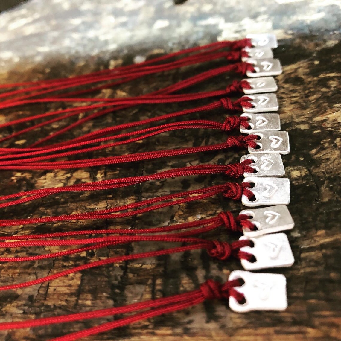 BABY Amuletos, mis amuletos te los puedo hacer con una palabra de máximo 4 letras.