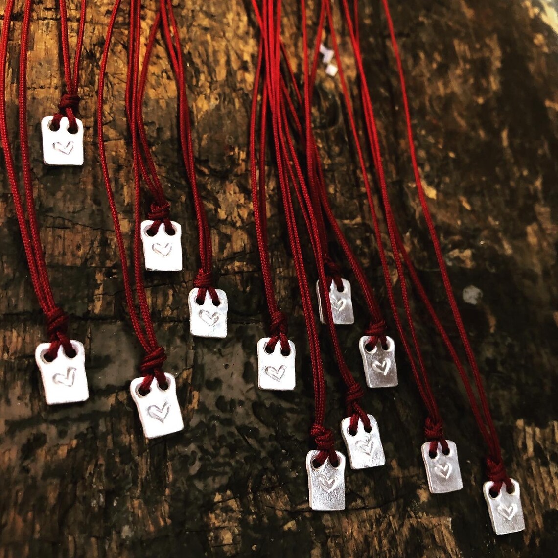 BABY Amuletos, mis amuletos te los puedo hacer con una palabra de máximo 4 letras.